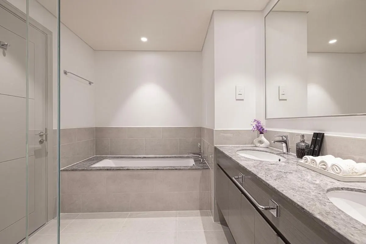 Downtown Dubai 4Br High-Floor Luxury That Sleeps 9 Emirati Arabi Uniti